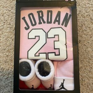 Jordan 3 piece infant set 0 - 6 months